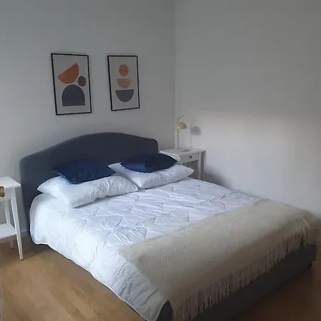Helle 3 Souterrainwohnung In Einem Neubau-villa