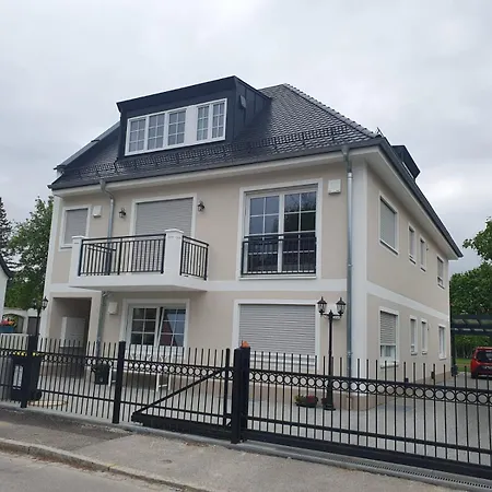 Apartmán Helle 3 Souterrainwohnung In Einem Neubau-villa