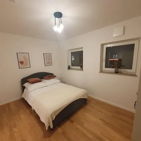 Helle 3 Souterrainwohnung In Einem Neubau-villa דירה מינכן